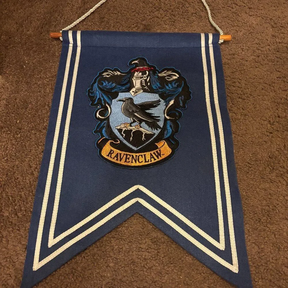 Wizarding World Universal Harry Potter Ravenclaw Slytherin Hanging Banners NWT